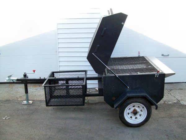 Towable Oven/Pig Roaster Medium