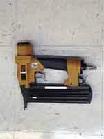 PNEUMATIC FINISH NAILER