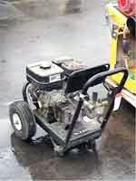 2400 PSI PRESSURE WASHER